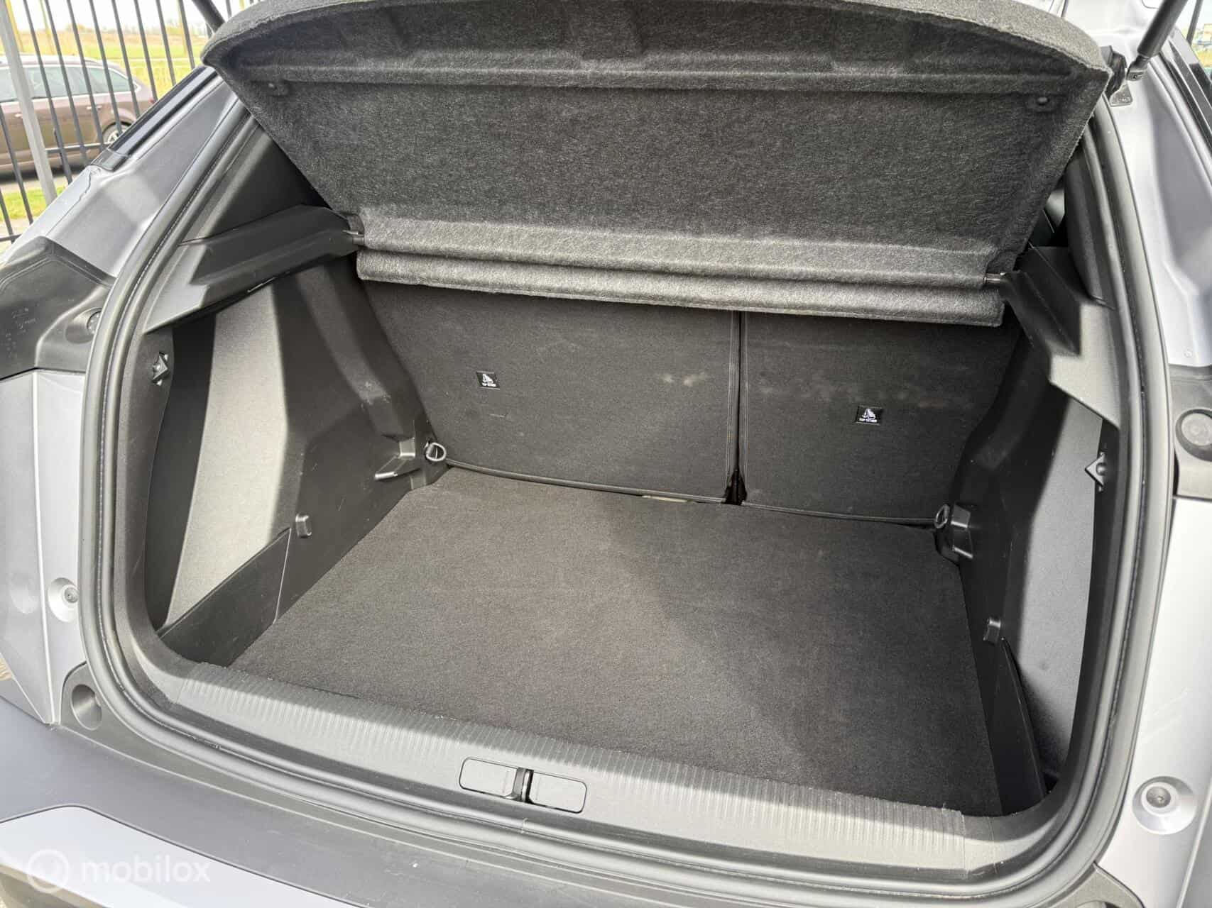 Peugeot 2008 1.2 PureTech Allure | Led | Leer | Groot scherm