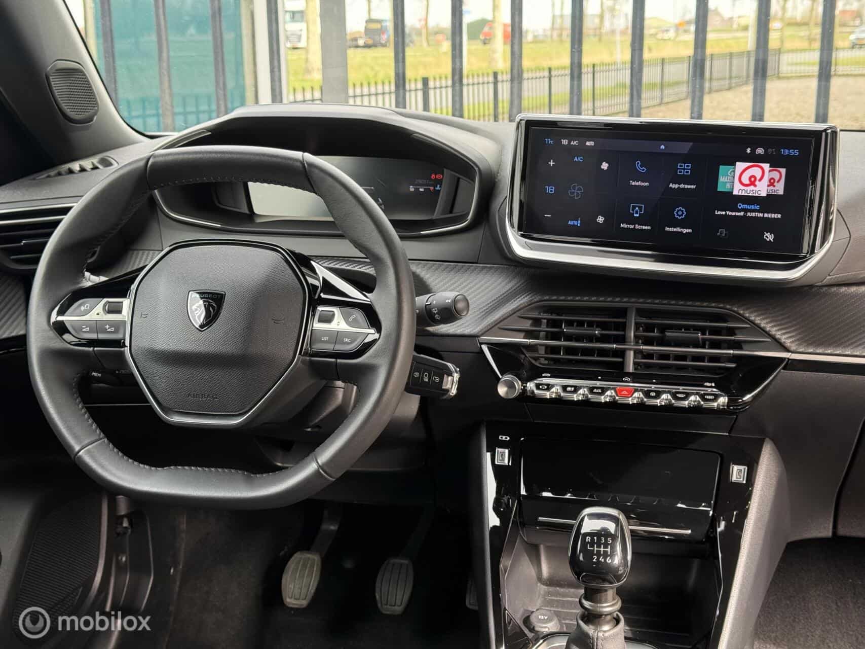 Peugeot 2008 1.2 PureTech Allure | Led | Leer | Groot scherm