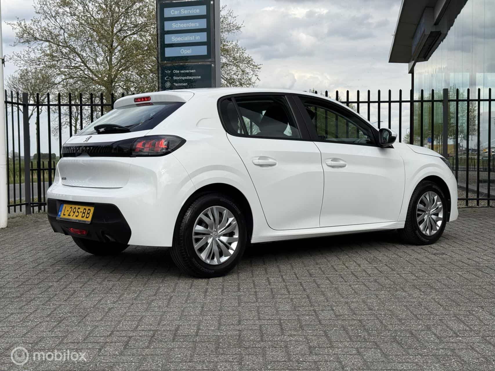 Peugeot 208 1.2 PureTech Active Carplay | Navigatie | Airco