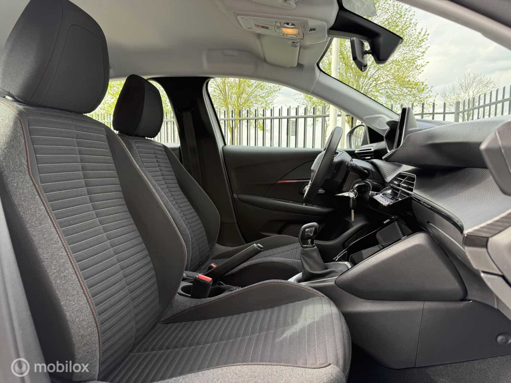 Peugeot 208 1.2 PureTech Active Carplay | Navigatie | Airco