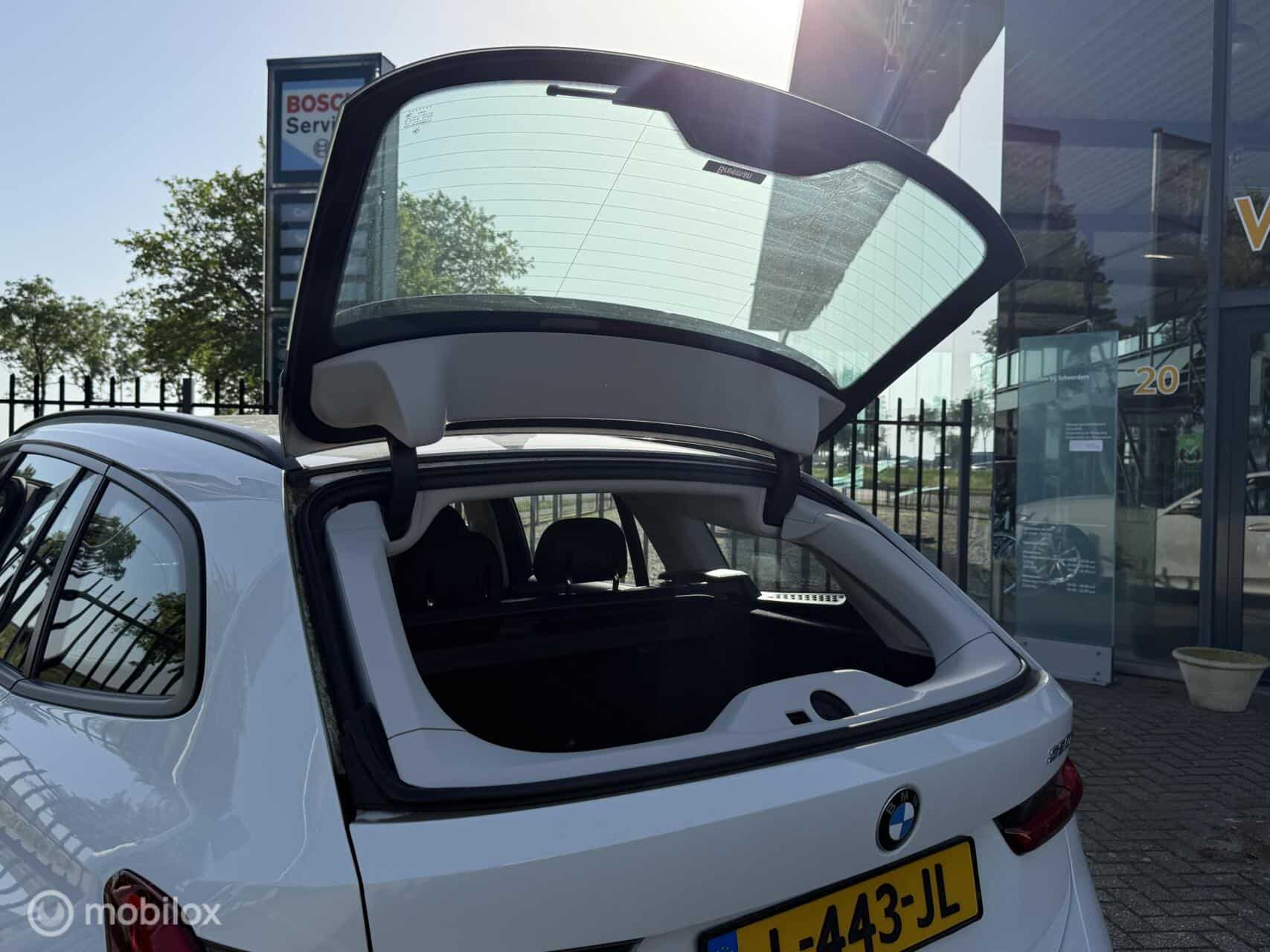 BMW 3-serie Touring 320e 1ste Eig | Leer | Stoelverwarming