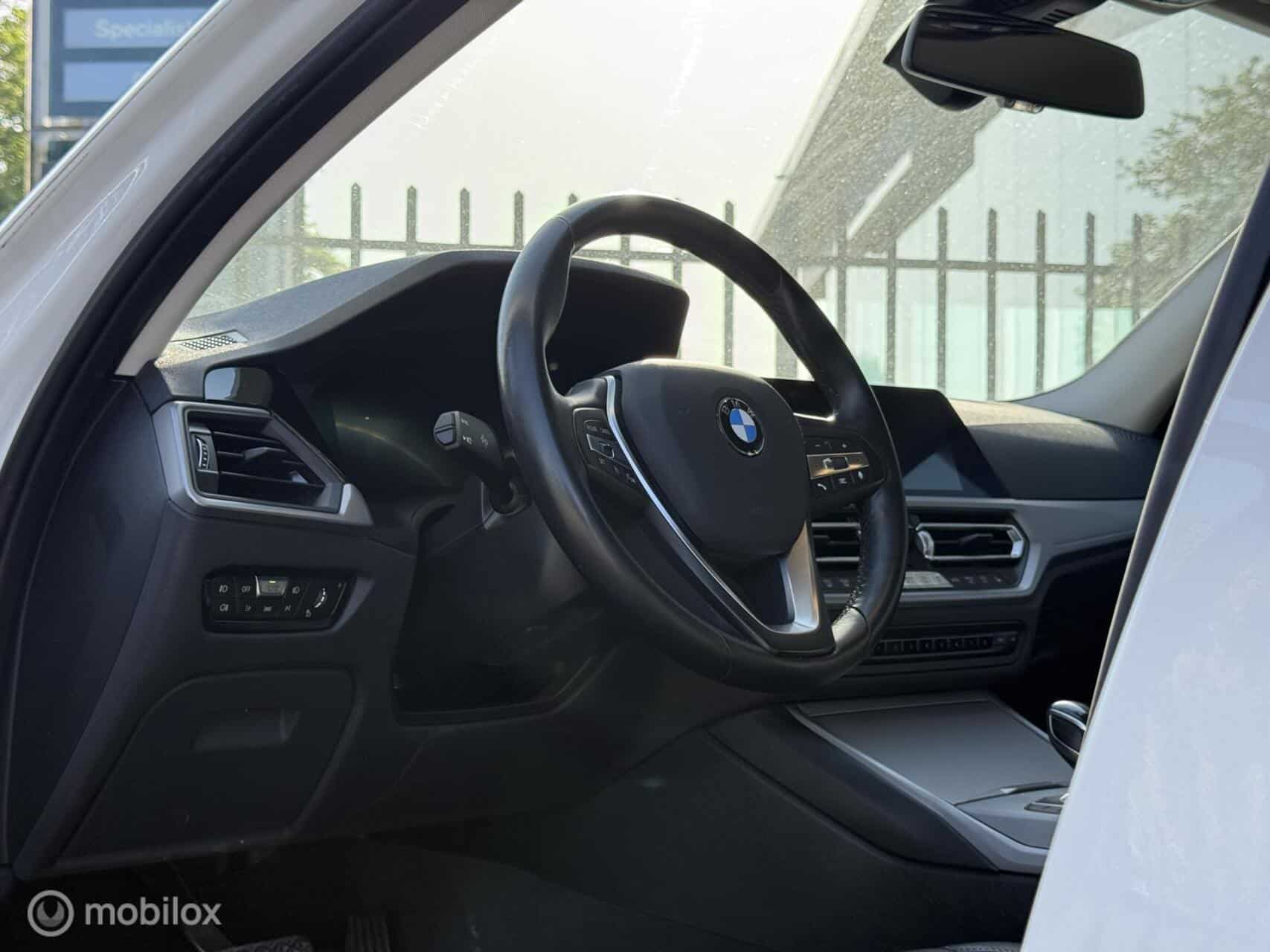BMW 3-serie Touring 320e 1ste Eig | Leer | Stoelverwarming