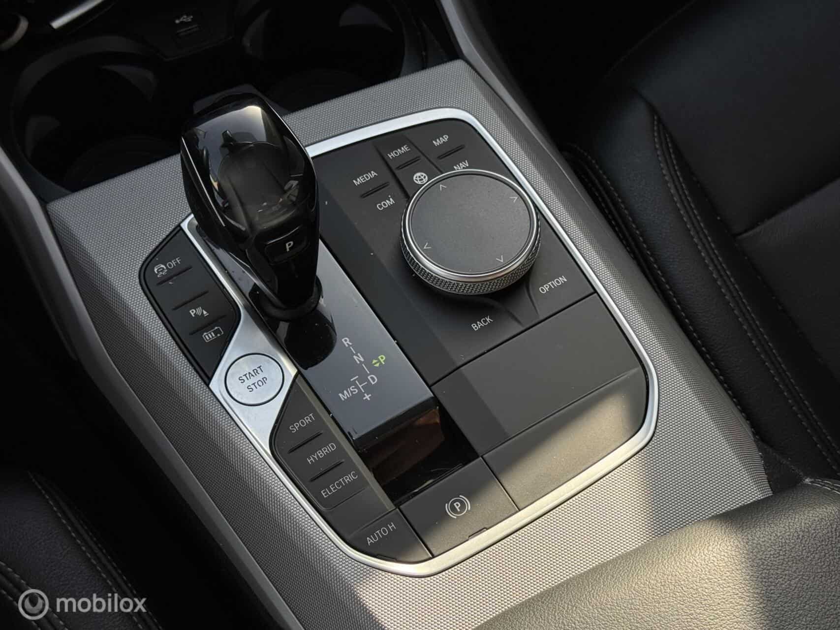 BMW 3-serie Touring 320e 1ste Eig | Leer | Stoelverwarming