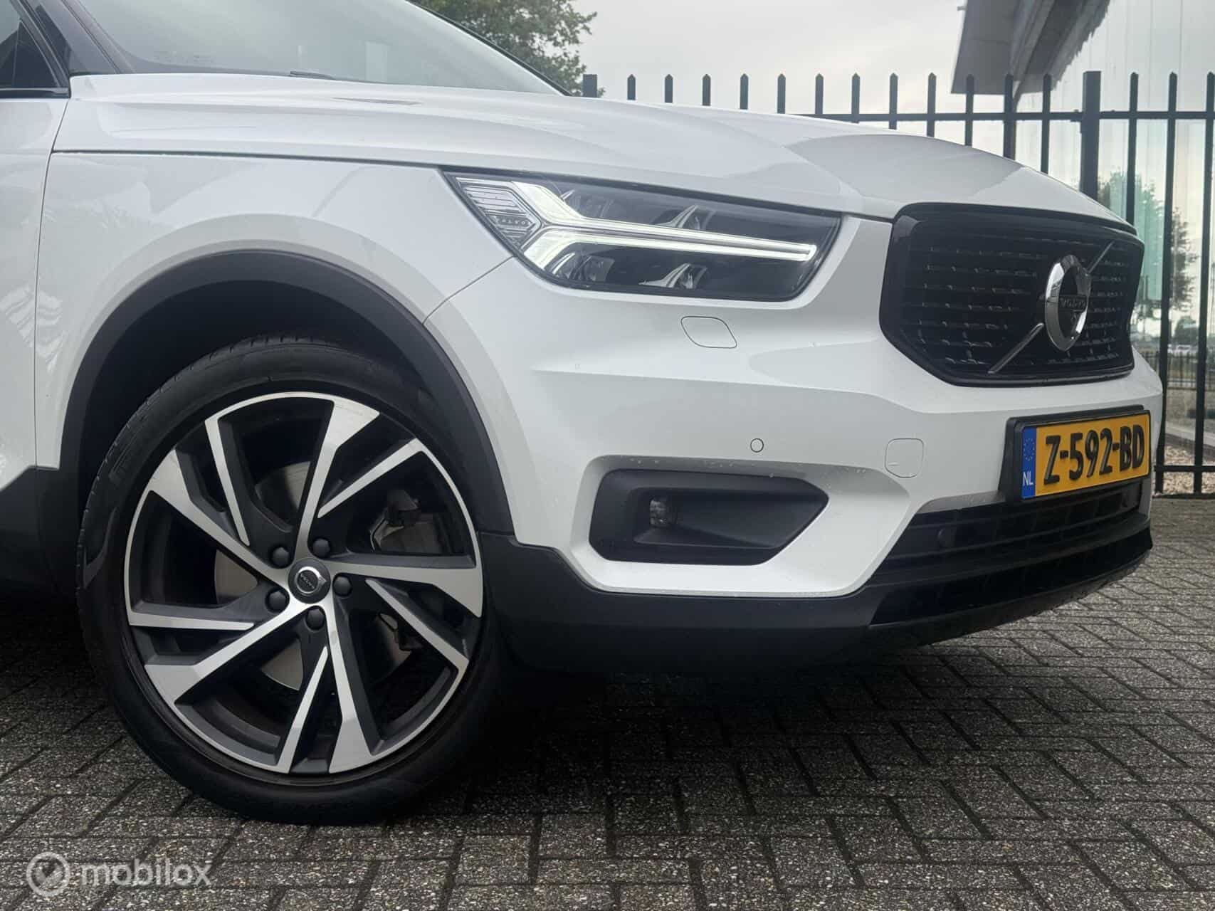 Volvo XC40 1.5 T5 Recharge R-Design|Pano|H/K|Carplay