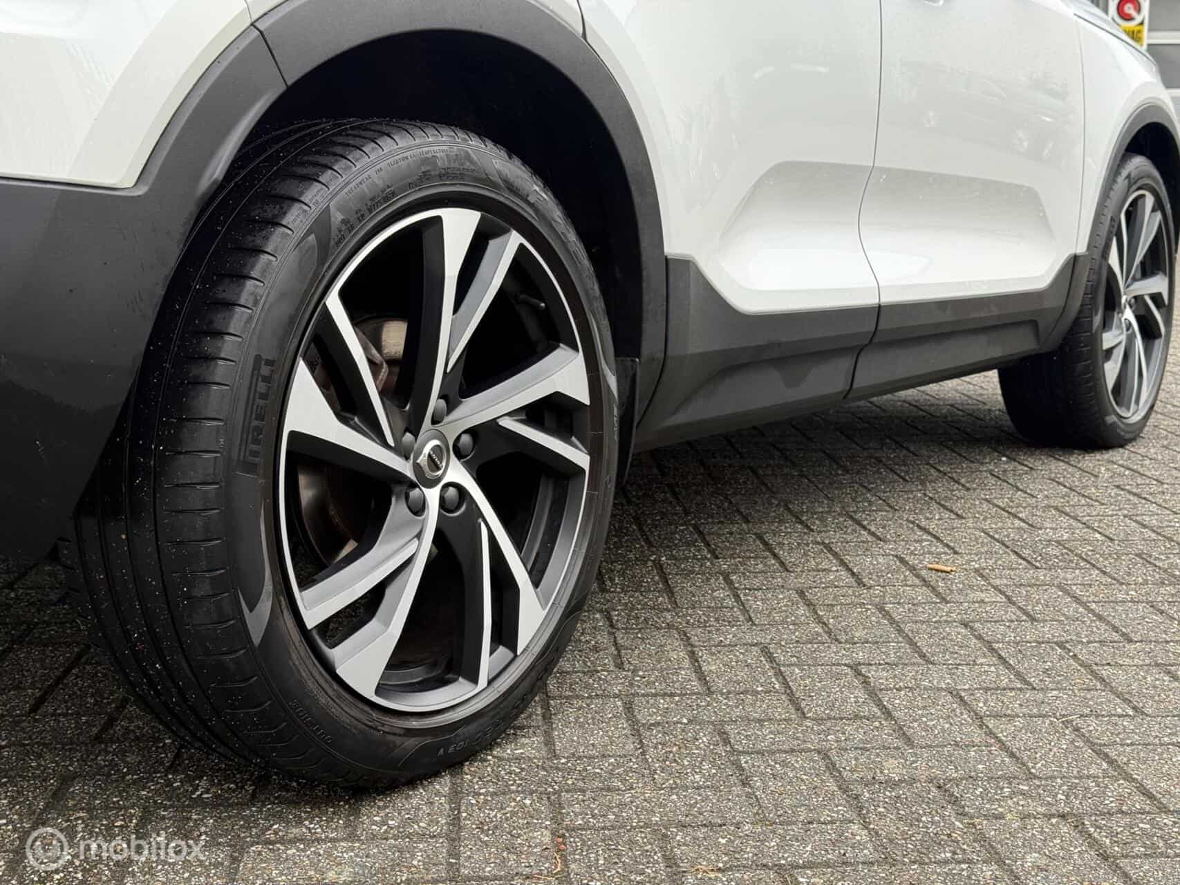 Volvo XC40 1.5 T5 Recharge R-Design|Pano|H/K|Carplay