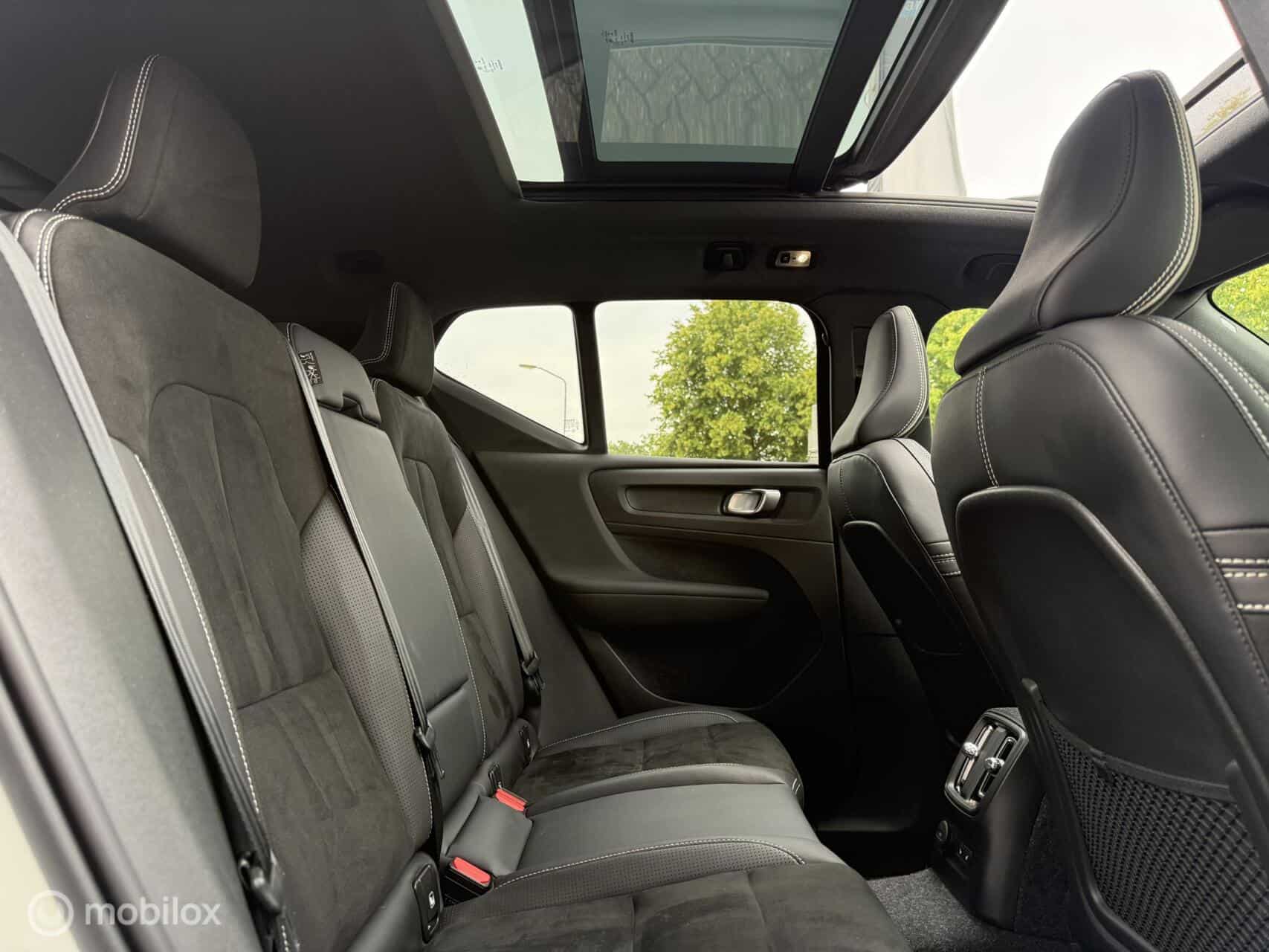 Volvo XC40 1.5 T5 Recharge R-Design|Pano|H/K|Carplay