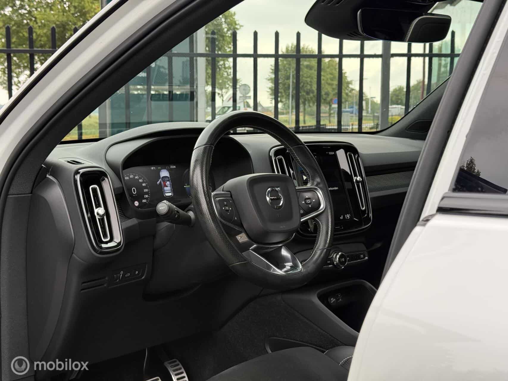Volvo XC40 1.5 T5 Recharge R-Design|Pano|H/K|Carplay