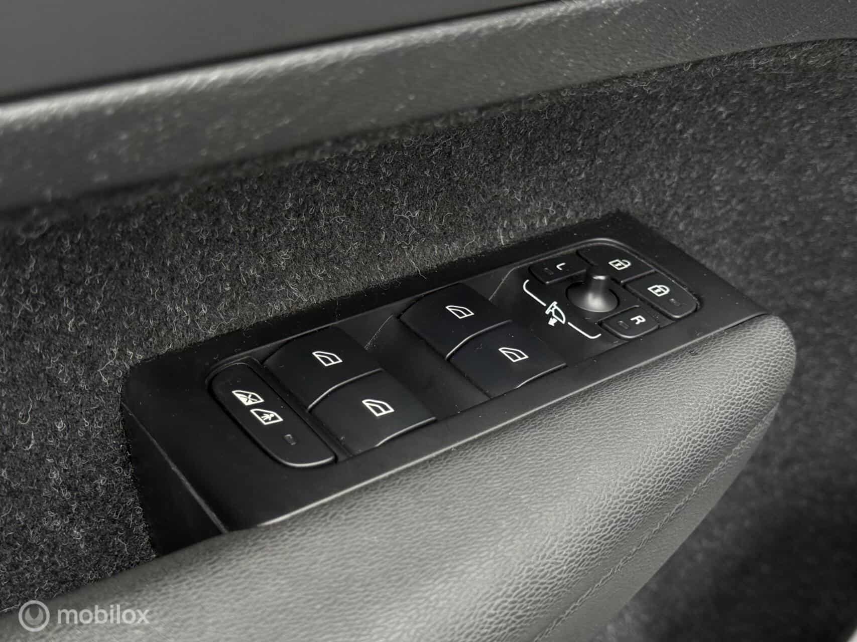 Volvo XC40 1.5 T5 Recharge R-Design|Pano|H/K|Carplay