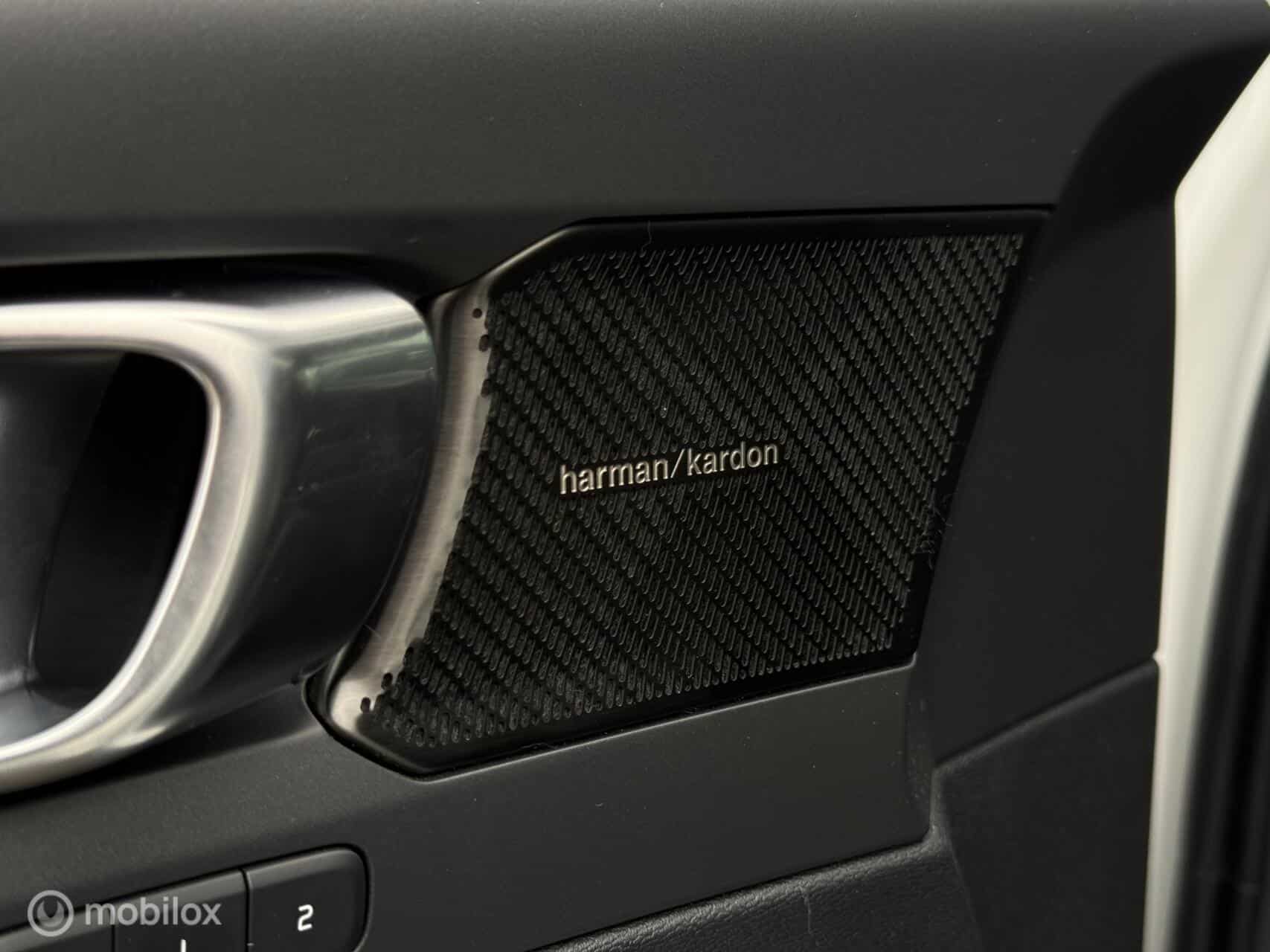 Volvo XC40 1.5 T5 Recharge R-Design|Pano|H/K|Carplay