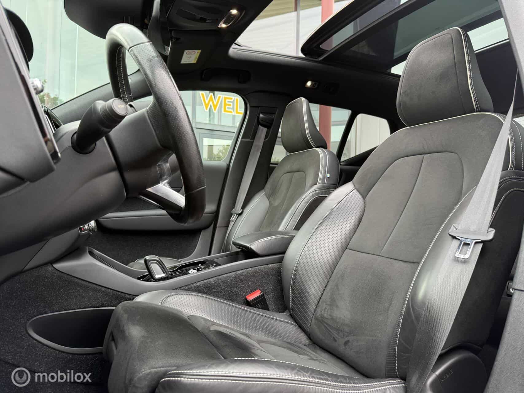 Volvo XC40 1.5 T5 Recharge R-Design|Pano|H/K|Carplay
