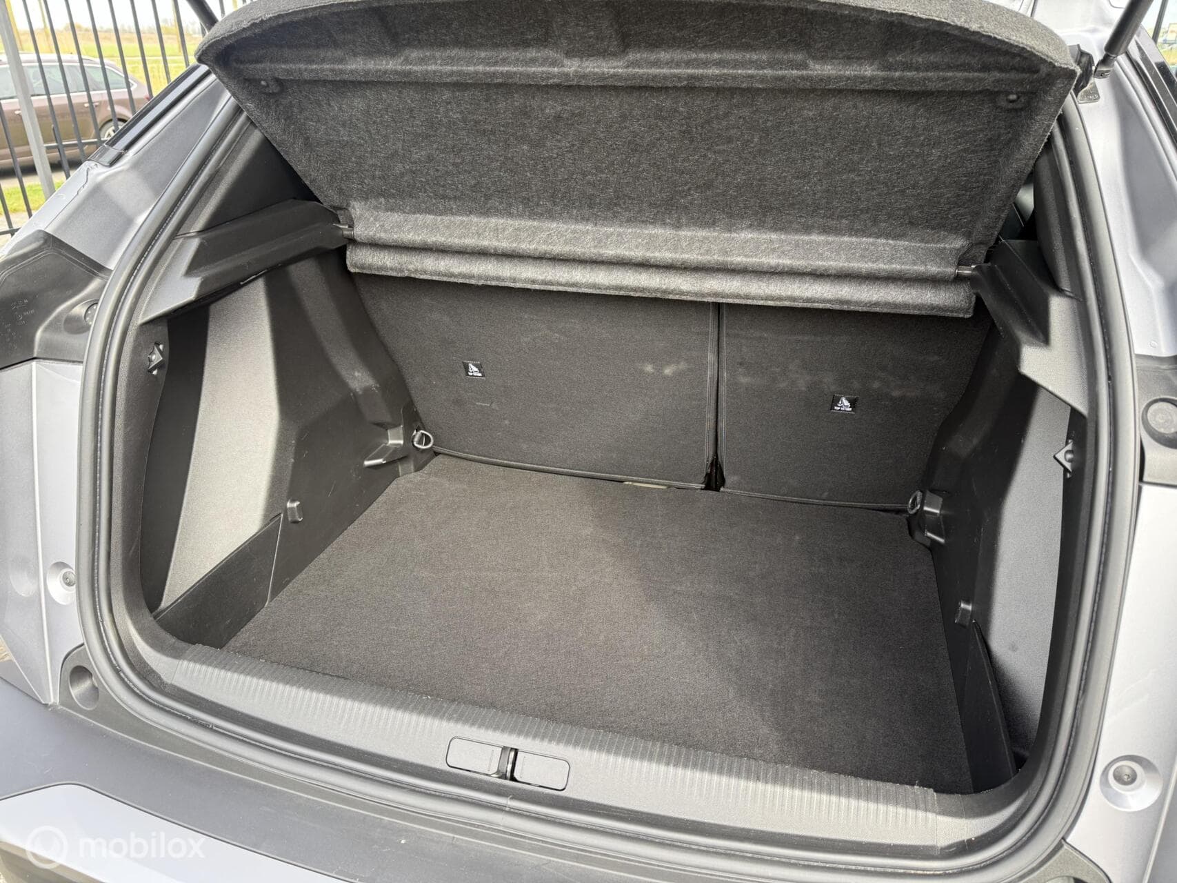 Peugeot 2008 1.2 PureTech Allure | Led | Leer | Groot scherm