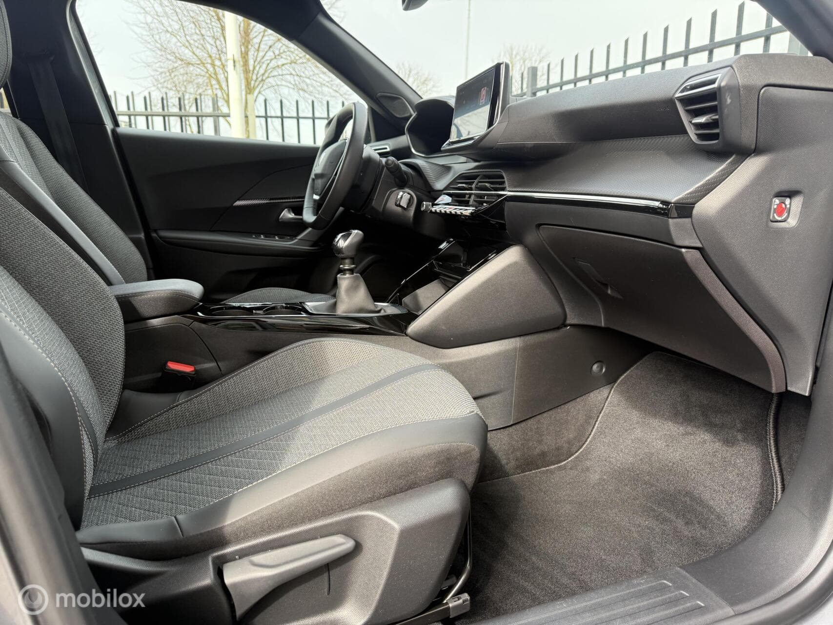 Peugeot 2008 1.2 PureTech Allure | Led | Leer | Groot scherm