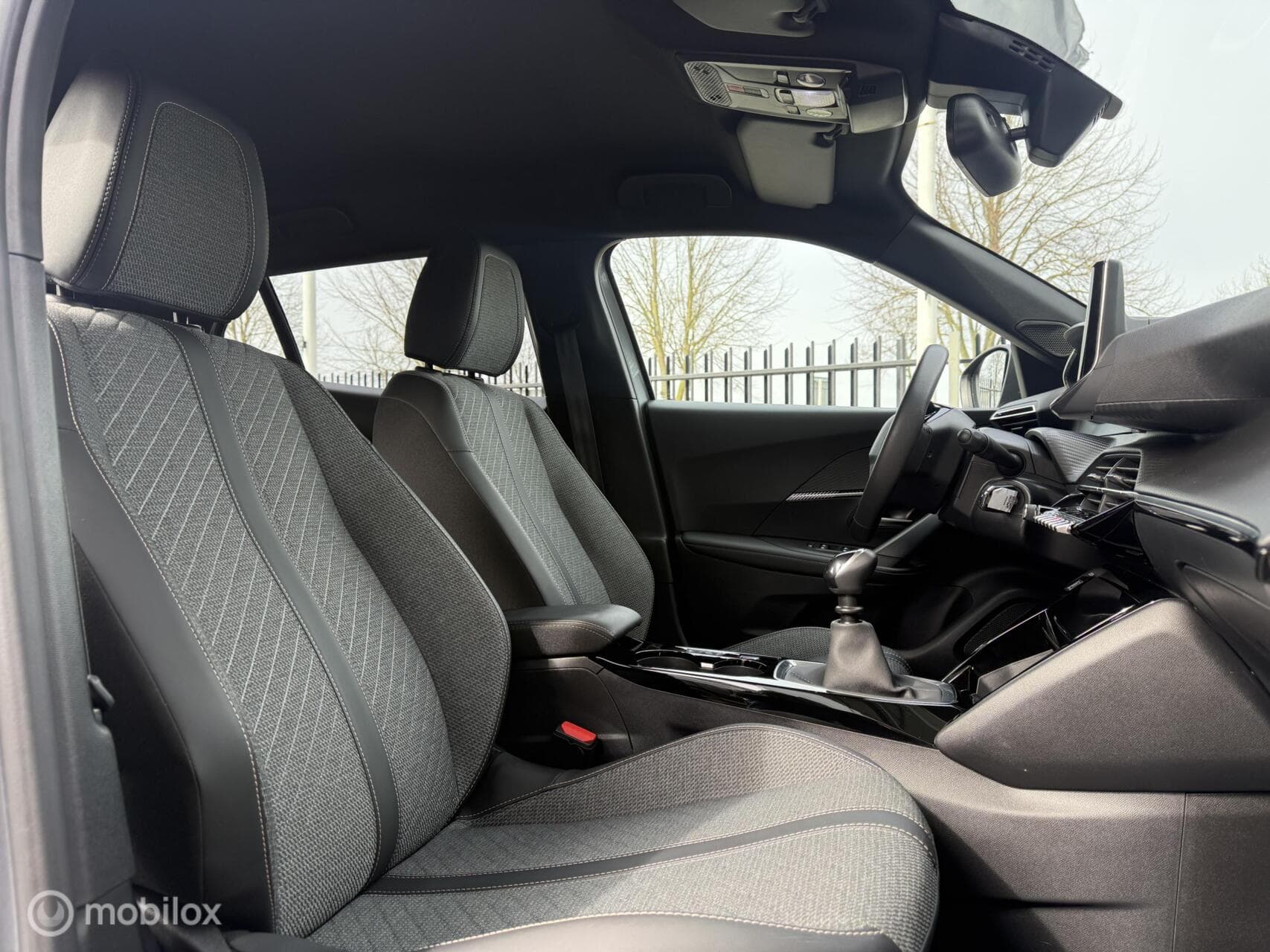 Peugeot 2008 1.2 PureTech Allure | Led | Leer | Groot scherm