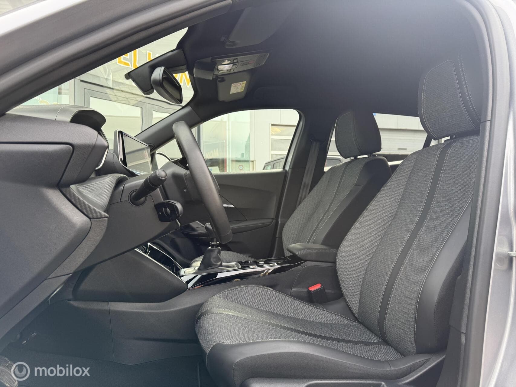 Peugeot 2008 1.2 PureTech Allure | Led | Leer | Groot scherm