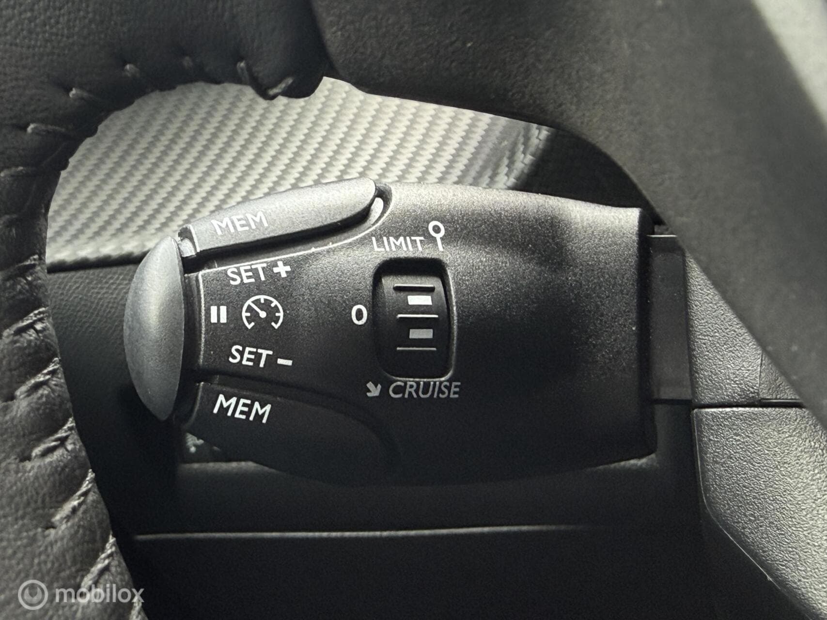 Peugeot 2008 1.2 PureTech Allure | Led | Leer | Groot scherm