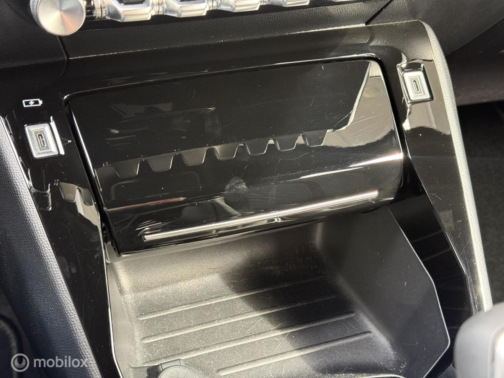 Peugeot 2008 1.2 PureTech Allure | Led | Leer | Groot scherm