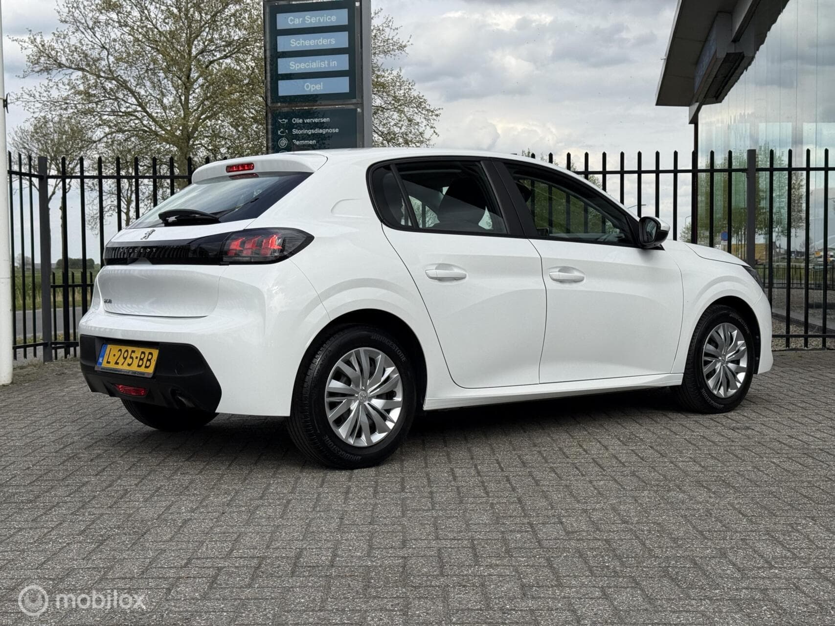 Peugeot 208 1.2 PureTech Active Carplay | Navigatie | Airco