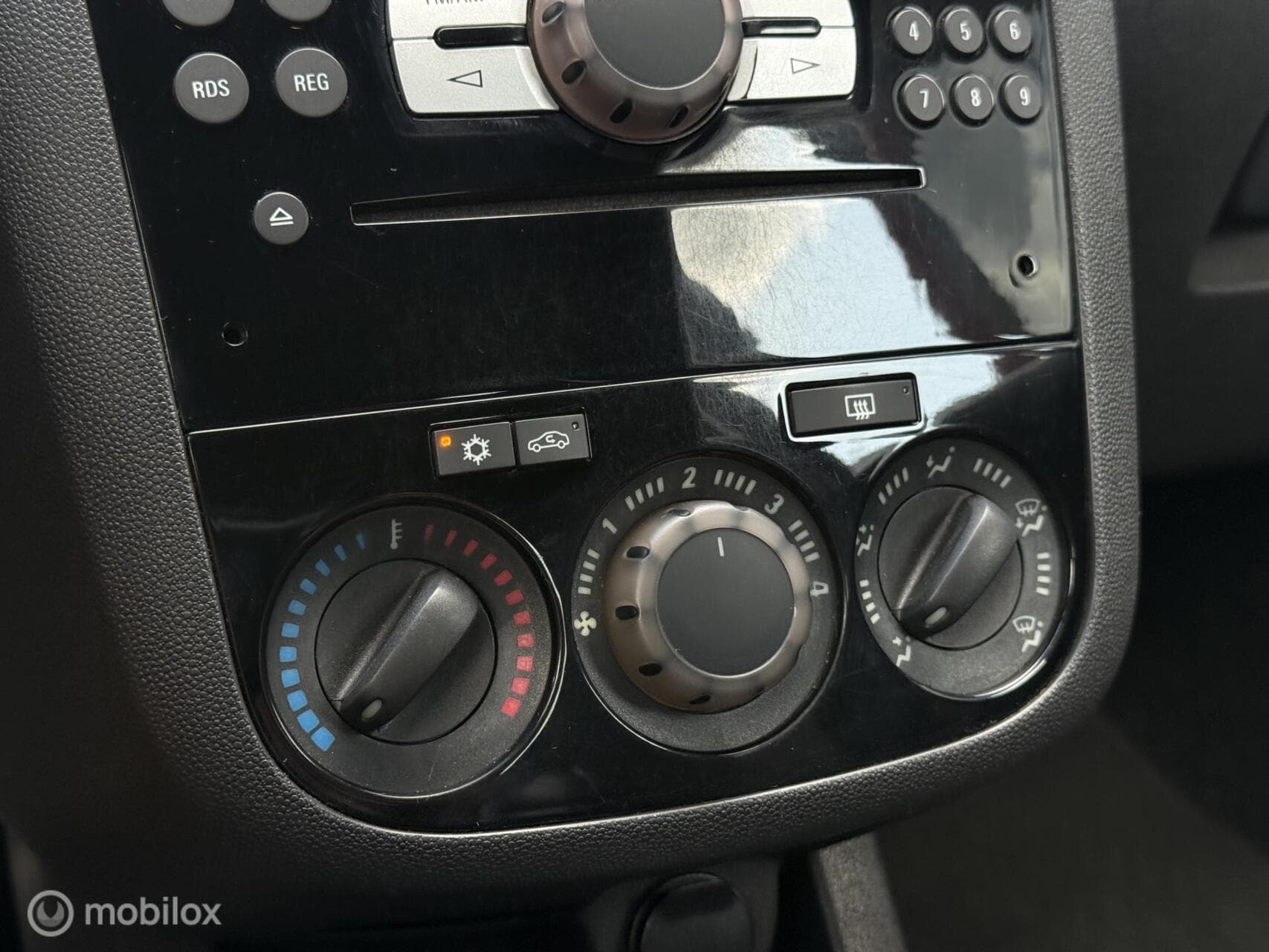 Opel Corsa 1.4-16V Color Edition | Airco | NAP | Cruise